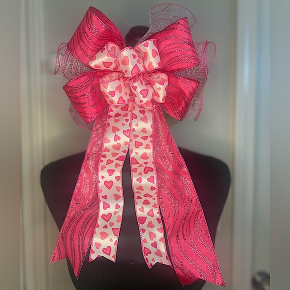 Valentine Bow - Picture 1 of 2